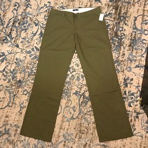 NWT GAP olive green chinos, size 6R